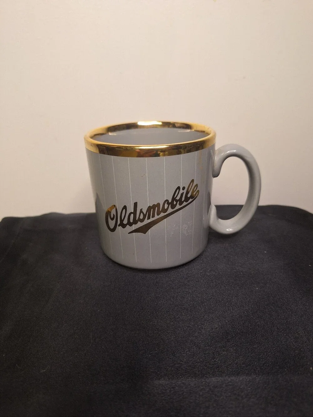 Vintage Gold-Trim Gray 